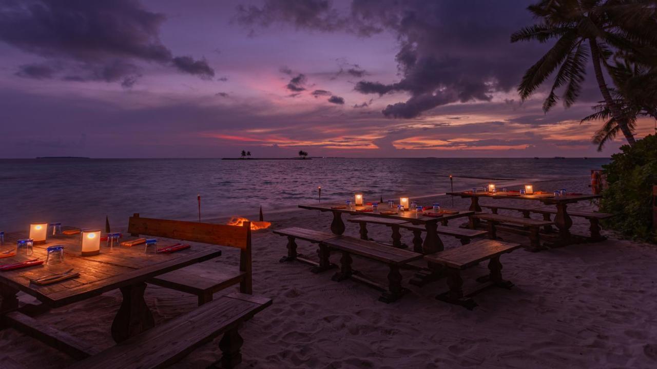 The Standard, Huruvalhi Maldives (Adults Only) Meedhoo  Ngoại thất bức ảnh Sunset at a beach bar in Pattaya
